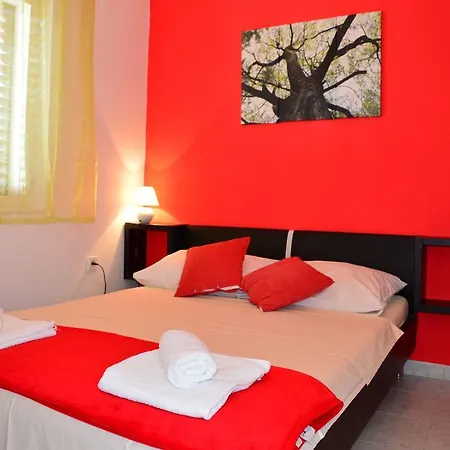 Holiday House Tina Tribunj * Tribalj